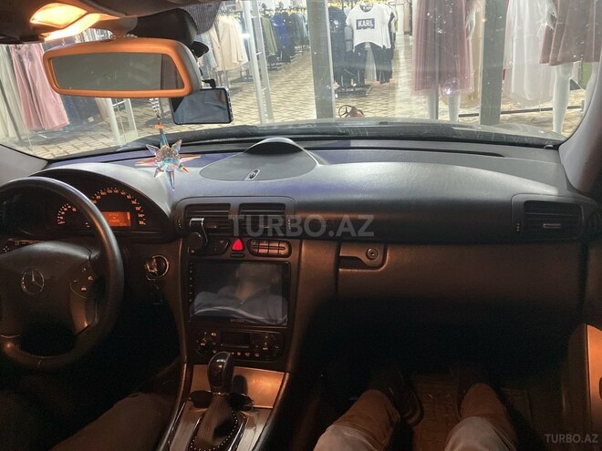 Mercedes C 220 2003, 211,000 km - 2.2 l - Masallı