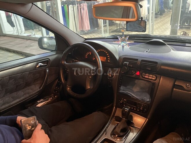 Mercedes C 220 2003, 211,000 km - 2.2 l - Masallı