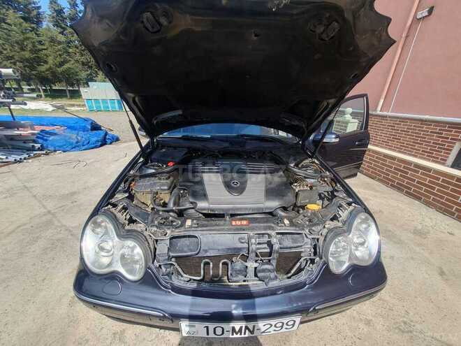 Mercedes C 220 2003, 211,000 km - 2.2 l - Masallı