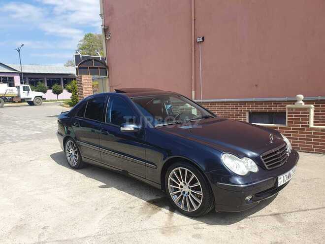 Mercedes C 220 2003, 211,000 km - 2.2 l - Masallı