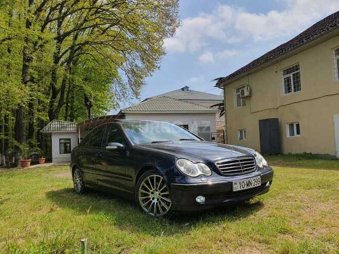 Mercedes C 220 2003, 211,000 km - 2.2 l - Masallı