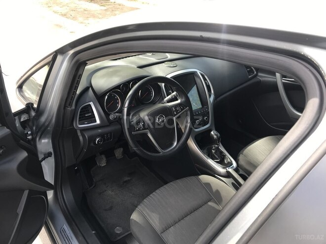 Opel Astra 2010, 200,000 km - 1.4 l - Gəncə