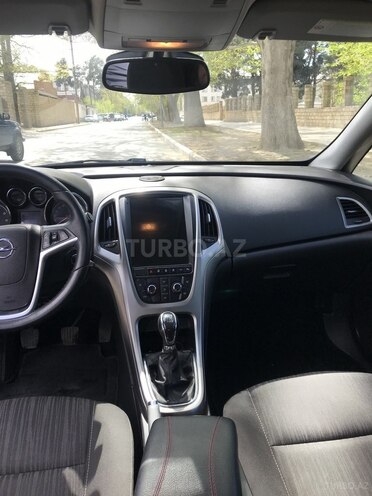 Opel Astra 2010, 200,000 km - 1.4 l - Gəncə