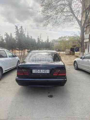 Mercedes E 220 2000, 475,528 km - 2.2 l - Sumqayıt