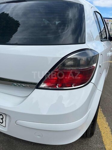 Opel Astra 2008, 260,000 km - 1.4 л - Qazax