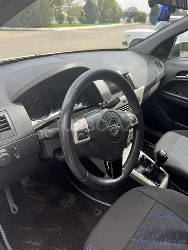 Opel Astra 2008, 260,000 km - 1.4 л - Qazax