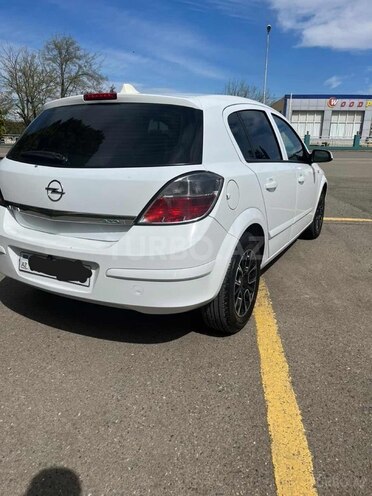 Opel Astra 2008, 260,000 km - 1.4 л - Qazax