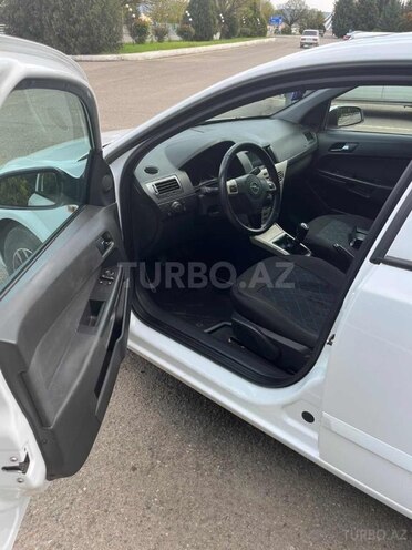 Opel Astra 2008, 260,000 km - 1.4 л - Qazax