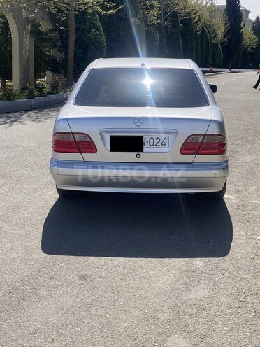 Mercedes E 240 1999, 187,000 km - 2.4 l - Gəncə