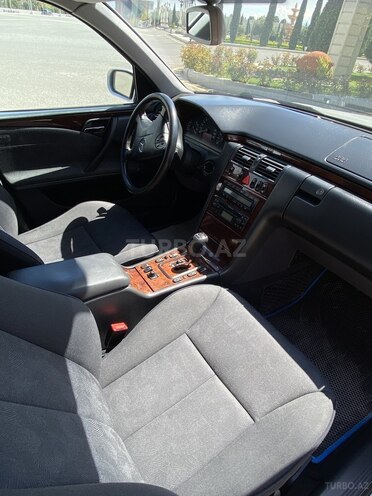 Mercedes E 240 1999, 187,000 km - 2.4 l - Gəncə