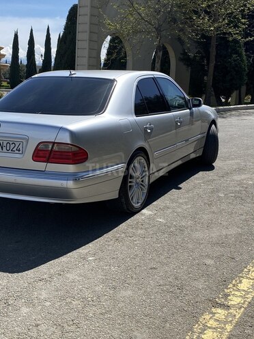 Mercedes E 240 1999, 187,000 km - 2.4 l - Gəncə
