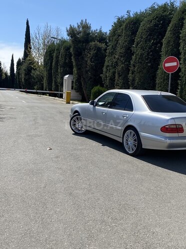 Mercedes E 240 1999, 187,000 km - 2.4 l - Gəncə