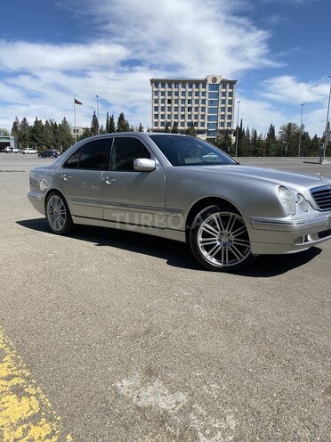 Mercedes E 240 1999, 187,000 km - 2.4 l - Gəncə