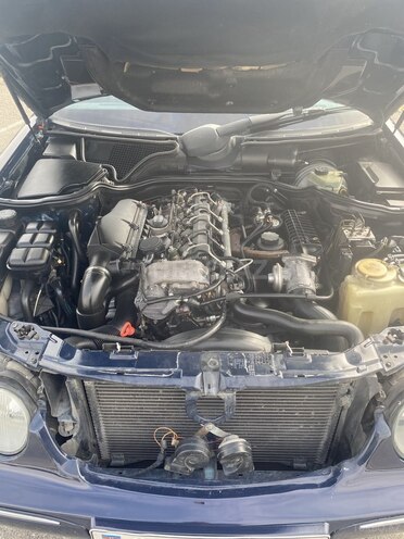 Mercedes E 270 1999, 460,000 km - 2.7 l - Bakı