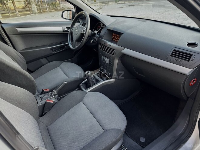 Opel Astra 2006, 143,000 km - 1.4 л - Bakı