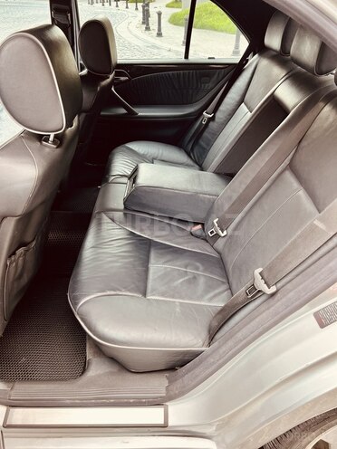 Mercedes E 320 2000, 198,567 km - 3.2 л - Bakı