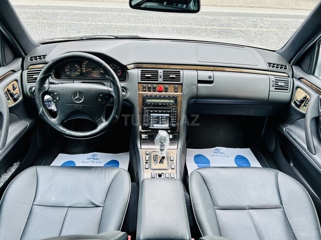 Mercedes E 320 2000, 198,567 km - 3.2 л - Bakı