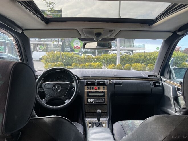 Mercedes E 240 1997, 420,000 km - 2.4 l - Bakı