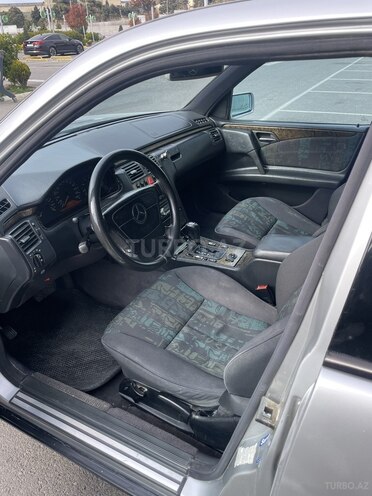 Mercedes E 240 1997, 420,000 km - 2.4 l - Bakı