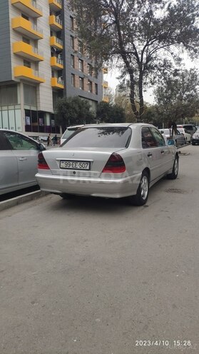 Mercedes C 200 2000, 255,000 km - 2.0 л - Bakı
