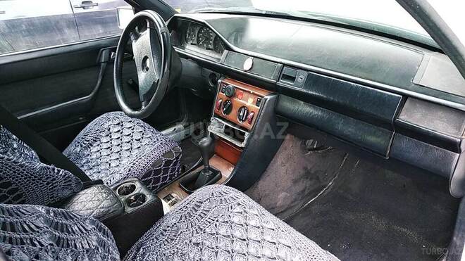Mercedes E 200 1989, 380,000 km - 2.0 l - Bakı
