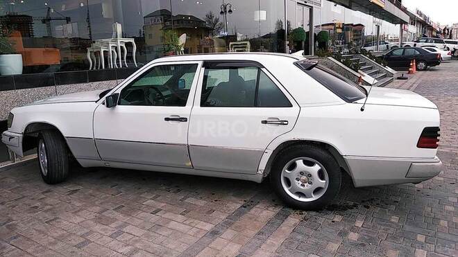 Mercedes E 200 1989, 380,000 km - 2.0 l - Bakı