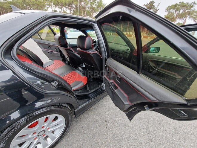 BMW 318 1997, 243,457 km - 1.8 l - Sumqayıt