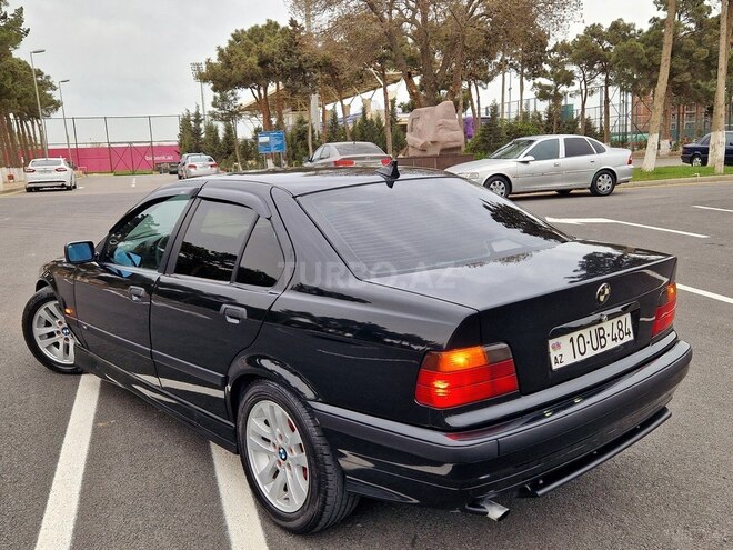 BMW 318 1997, 243,457 km - 1.8 l - Sumqayıt