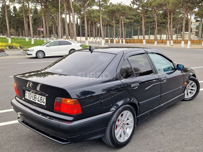BMW 318 1997, 243,457 km - 1.8 l - Sumqayıt