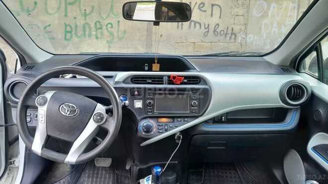 Toyota Prius C 2012, 130,000 km - 1.5 л - Bakı