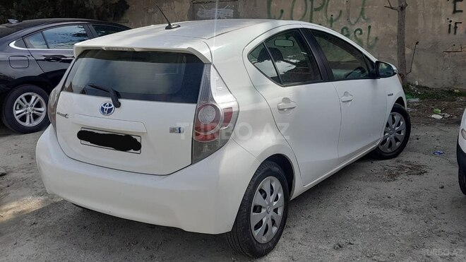 Toyota Prius C 2012, 130,000 km - 1.5 л - Bakı