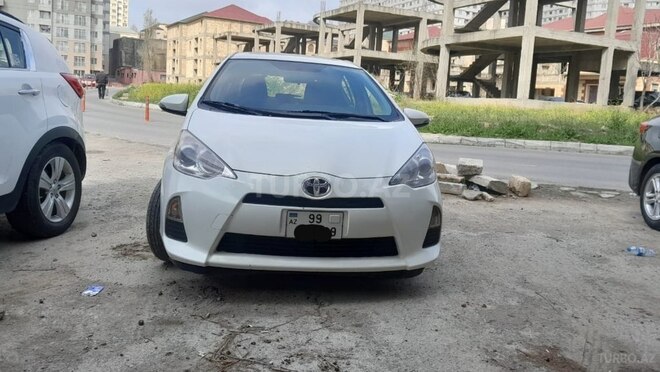 Toyota Prius C 2012, 130,000 km - 1.5 л - Bakı