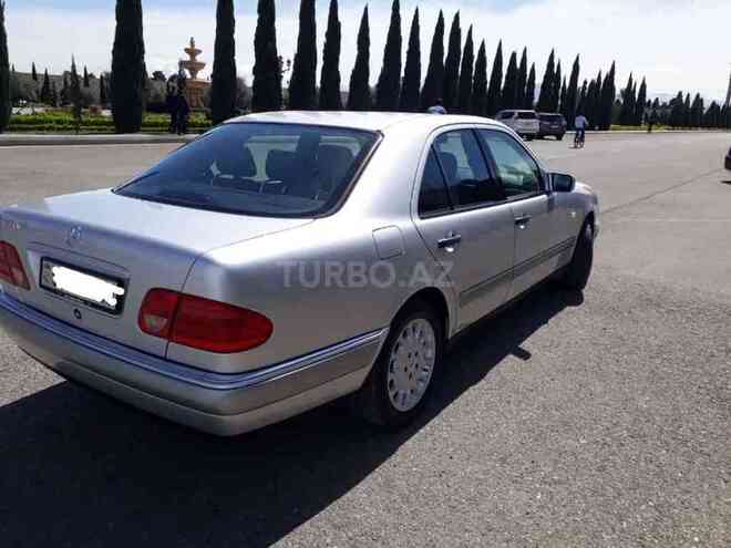 Mercedes E 240 1999, 190,000 km - 2.4 l - Gəncə