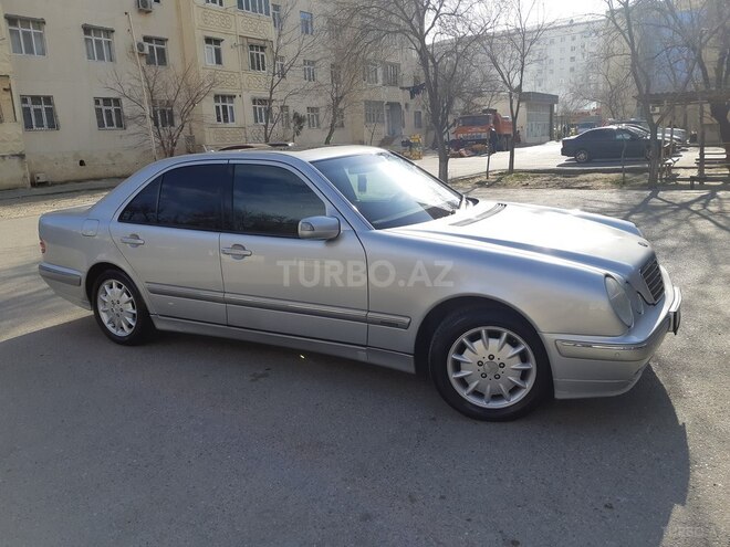 Mercedes E 240 2000, 234,000 km - 2.6 l - Sumqayıt