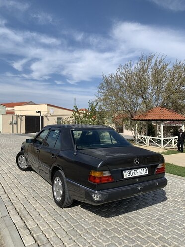 Mercedes E 200 1992, 100,000 km - 2.0 l - Bakı