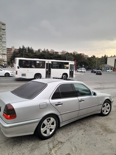Mercedes C 240 1999, 287,000 km - 2.4 л - Bakı
