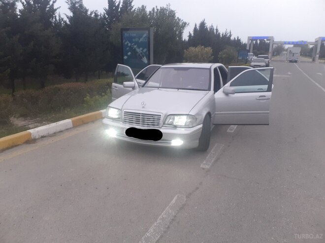 Mercedes C 240 2000, 293,000 km - 2.4 l - Bakı