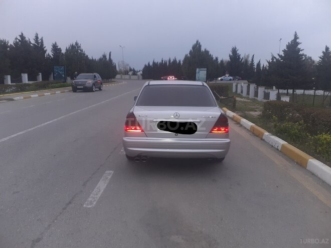 Mercedes C 240 2000, 293,000 km - 2.4 l - Bakı