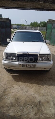 Mercedes E 230 1994, 350,000 km - 2.3 l - Salyan
