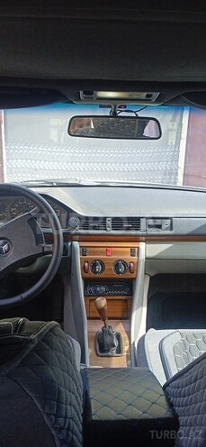 Mercedes E 230 1994, 350,000 km - 2.3 l - Salyan