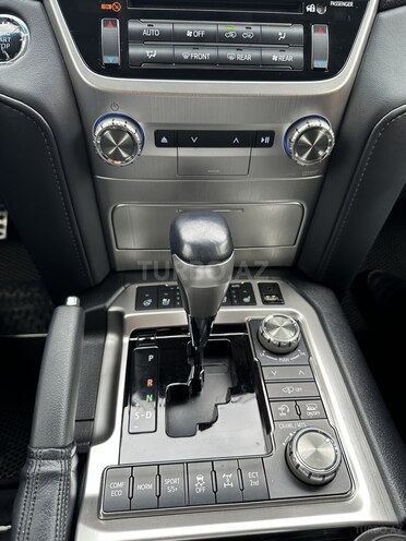 Toyota Land Cruiser 2018, 35,000 km - 4.6 l - Bakı