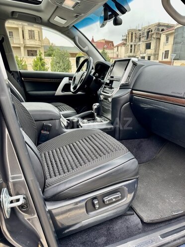 Toyota Land Cruiser 2018, 35,000 km - 4.6 l - Bakı