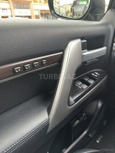 Toyota Land Cruiser 2018, 35,000 km - 4.6 l - Bakı
