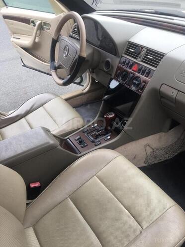 Mercedes C 230 1999, 193,700 km - 2.3 л - Qax