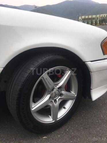 Mercedes C 230 1999, 193,700 km - 2.3 л - Qax
