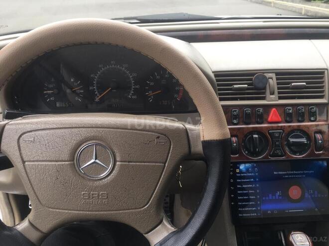 Mercedes C 230 1999, 193,700 km - 2.3 л - Qax