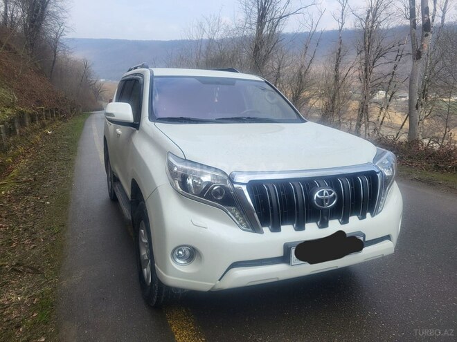 Toyota Prado 2011, 300,000 km - 2.7 l - Quba