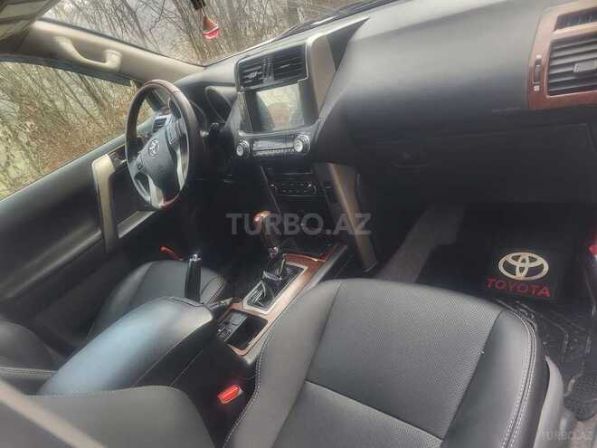 Toyota Prado 2011, 300,000 km - 2.7 l - Quba