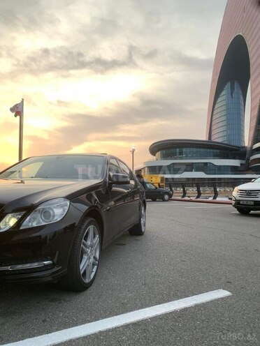 Mercedes E 200 2011, 239,000 km - 1.8 л - Bakı