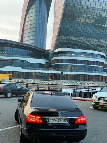 Mercedes E 200 2011, 239,000 km - 1.8 л - Bakı